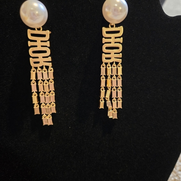 Dior Earings - Picture 2 of 6